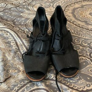 Sorel Joanie II lace sandals